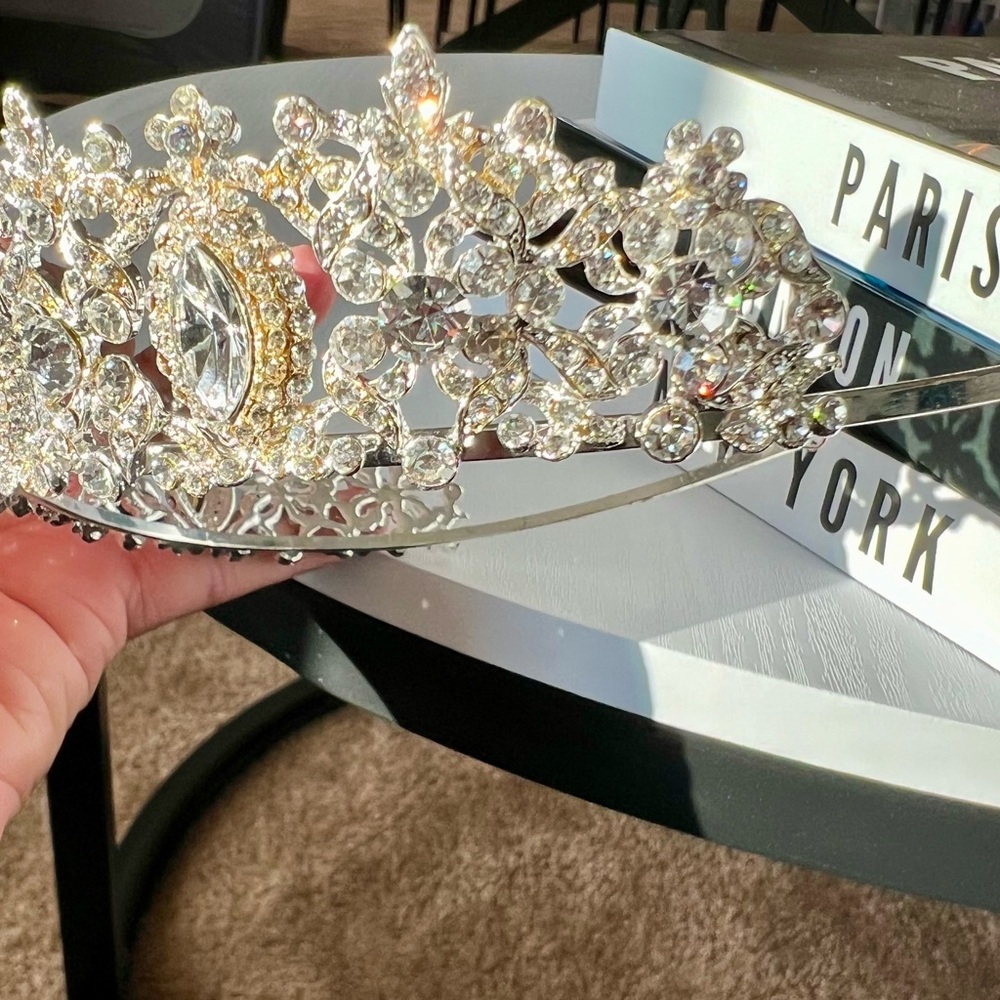 David’s Bridal Crown - Picture 4 of 10